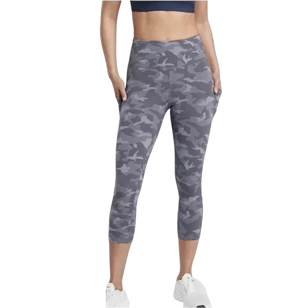 ATHLETA Ultimate Stash Pocket Texture Camo Capri Leggings Athleisure Women SP